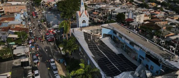 Las autoridades de Pernambuco investigan las causas del derrumbe del techo del edificio religioso, donde recién fueron instalados panales solares. Foto: Cortesía. Las autoridades de Pernambuco investigan las causas del derrumbe del techo del edificio religioso, donde recién fueron instalados panales solares.