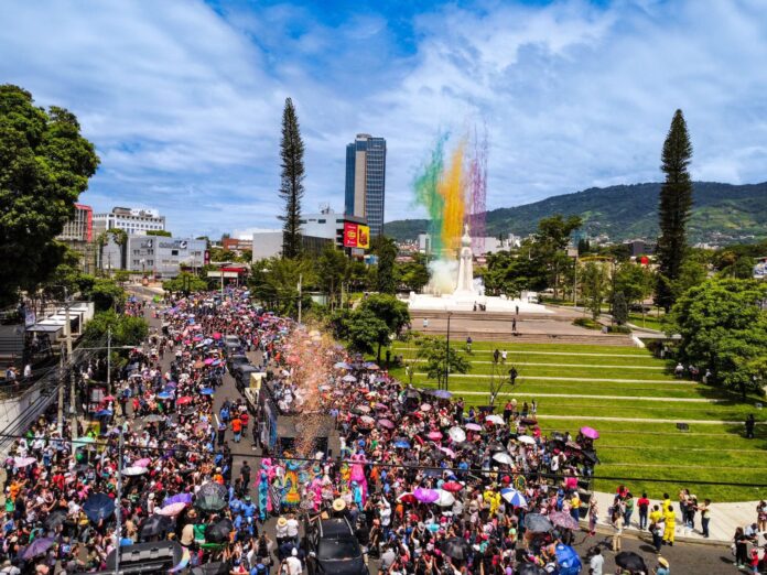 Fiestas agostinas de San Salvador Centro, en honor al Divino Salvador del Mundo. Foto: Cortesía. Fiestas patronales de San Salvador Centro, en honor al Divino Salvador del Mundo. Foto: Cortesía.