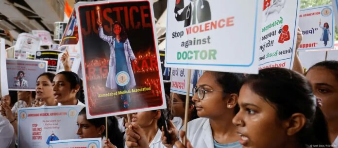 Imagen de la protesta este sábado (17.08.2024) en Ahmedabad. Foto: Cortesía. Imagen de la protesta este sábado (17.08.2024) en Ahmedabad. Foto: Cortesía.