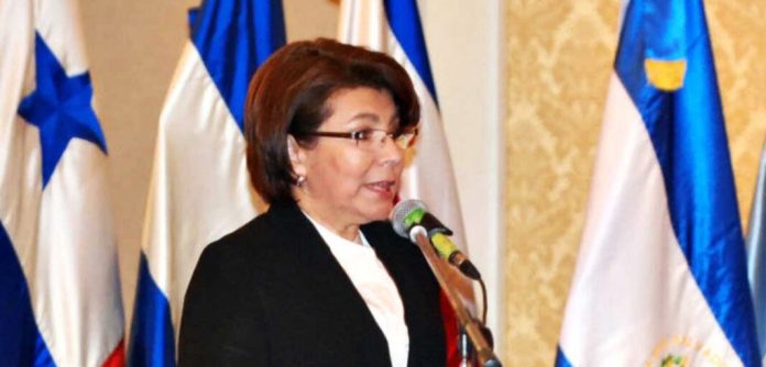 photo_5786557185784918110_y