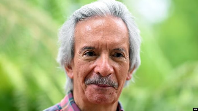 ARCHIVO - El periodista guatemalteco Jose Rubén Zamora, fundador de El Periódico, gesticula durante una entrevista en su casa, en Guatemala, el 11 de noviembre de 2024. Imagen de referencia. Foto: Cortesía.