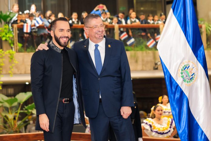 Presidente Nayib Bukele, junto a su homólogo costarricense, Rodrigo Chaves. Presidente Nayib Bukele, junto a su homólogo costarricense, Rodrigo Chaves.