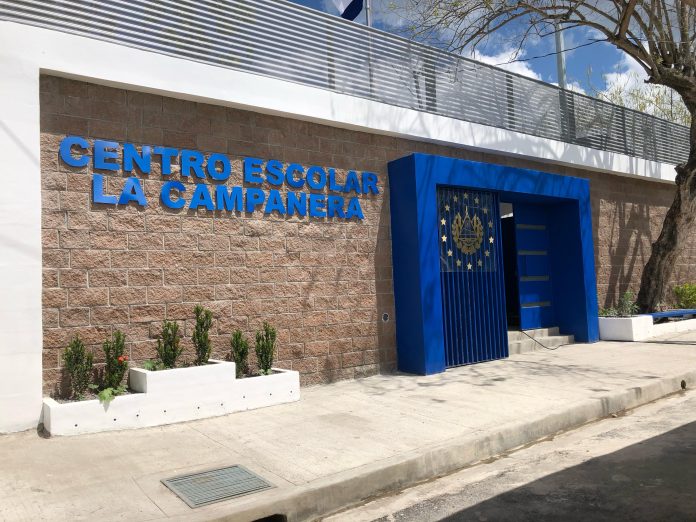 Centro Escolar La Campanera, Soyapango. Foto YSKL.
