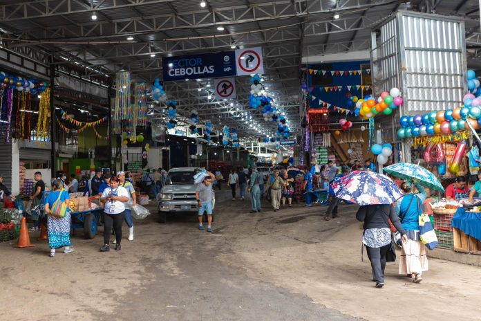 Mercado en San Salvador.