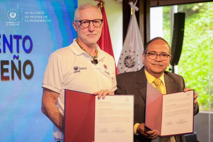 Convenio entre la Facultad de Medicina de la UES y la Dirección de Integración.