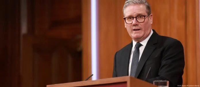 Keir Starmer, durante la presentación de su plan migratorio. Foto: Cortesía.