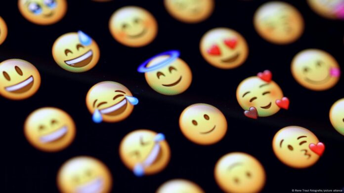 La investigadora Eun Huh analizó 260 participantes para determinar cómo los emojis influyeron en la percepción de la comunicación entre amigos. Imagen de referencia. Foto: Cortesía.