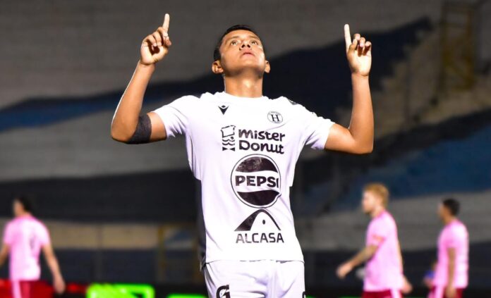 Chule Posada "Chule" Posada celebrando uno de sus dos goles que dieron la victoria a Hércules contra Inter FA. Foto cortesía: CD Hércules.