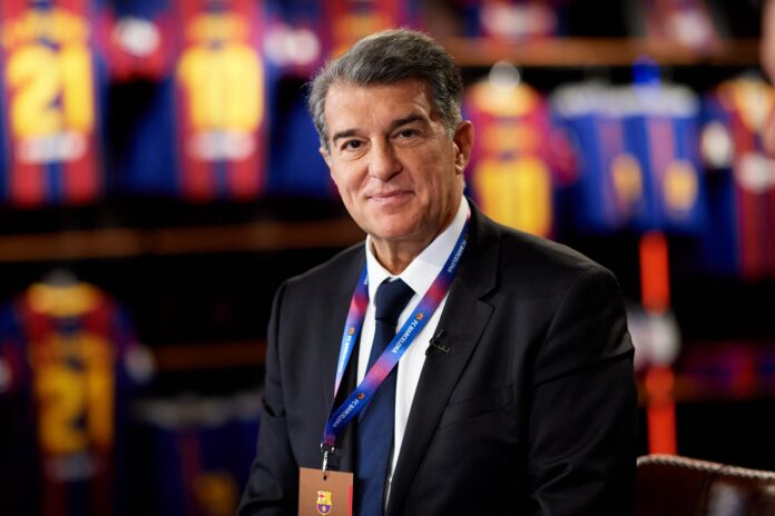 Joan Laporta, presidente culé, sigue realizando movimientos este mercado de fichajes. Foto cortesía: FC Barcelona.
