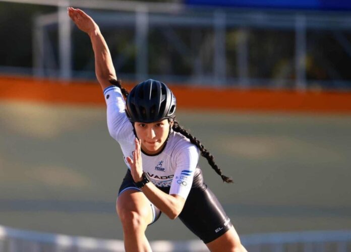 La histórica Ivonne Nóchez a mitad de una carrera. Foto cortesía: INDES