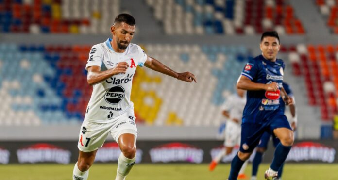 Ányelo Rodríguez, jugador de Alianza, en la derrota del conjunto de la capital contra Metapán. Foto cortesía: Alianza FC