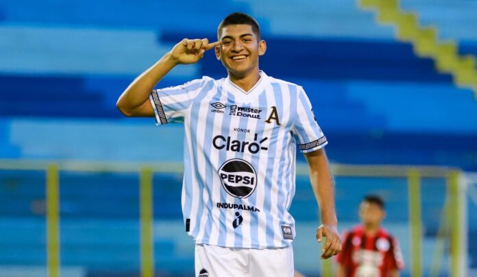 Luis Tobar, juvenil de Alianza, anotador de dos goles en la goleada contra Hércules. Foto cortesía: Alianza FC Luis Tobar, juvenil de Alianza, anotador de dos goles en la goleada contra Hércules. Foto cortesía: Alianza FC