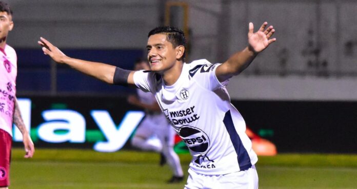 'Chule' Posada, goleador de Hércules, celebra uno de sus tantos del encuentro. Foto cortesía: CD Hércules