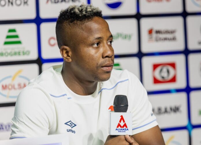 Carlos Salazar Carlos Salazar es una de las opciones de Alianza en la delantera ante las bajas de Emerson Mauricio y Luis Tobar. Foto cortesía: Alianza FC.
