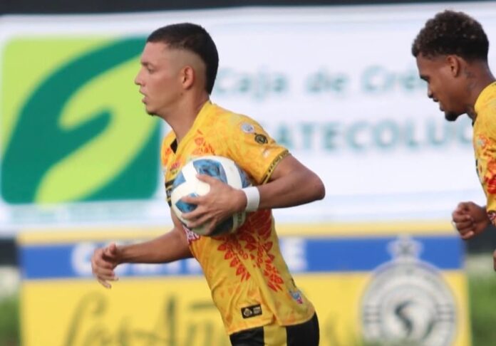 Emerson Rivas Emerson Rivas Sandoval es el máximo anotador "Gallero" con 3 tantos. Foto cortesía: CD Platense