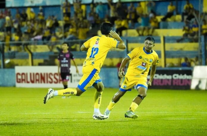 Enmanuel Hernández Enmanuel Hernández celebrando su gol tardío. Foto cortesía: Municipal Limeño.
