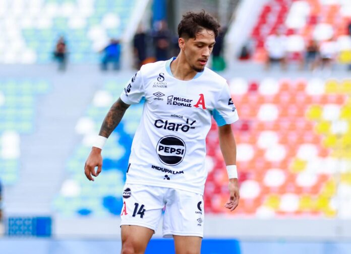 El jugador de selección no necesitó tiempo de adaptación, le dio la victoria a su equipo en su primer partido. Foto cortesía: Alianza FC.