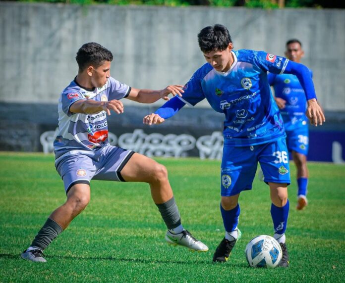 Los 'Comandos Azules' vencieron por la mínima a los 'Jaguares'. Foto cortesía: Fuerte San Francisco