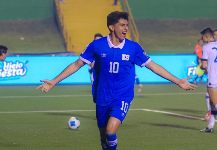 Harold Osorio Harold Osorio adelantó a El Salvador luego de un centro de Nathan Ordaz. Foto cortesía: La Selecta.