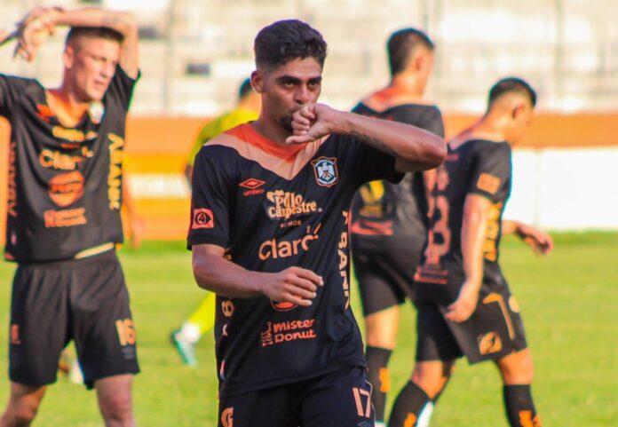 Jairo Águila El último partido de Águila en el Barraza fue ante el desaparecido Once Deportivo, en la jornada 21 del campeonato pasado. Foto cortesía: CD Águila