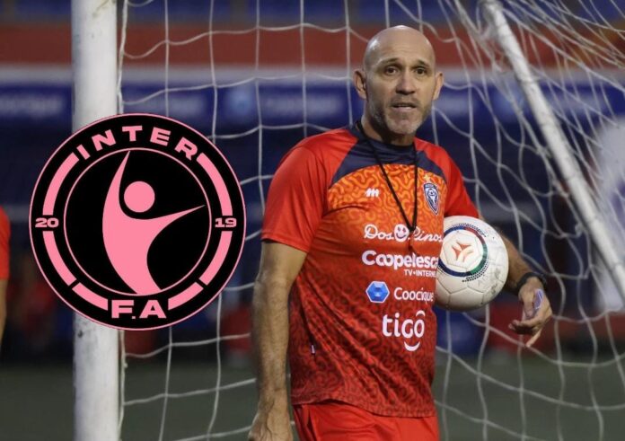 Luis Marín, el técnico que le dio su primera estrella a AD San Carlos en Costa Rica, es nuevo entrenador de Inter FA. Foto cortesía: AD San Carlos.