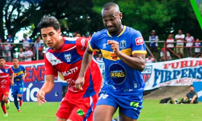 El equipo local no pudo derrotar a los 'Pamperos' que llegaban con cambios en su once inicial. Foto cortesía: Zacatecoluca FC.