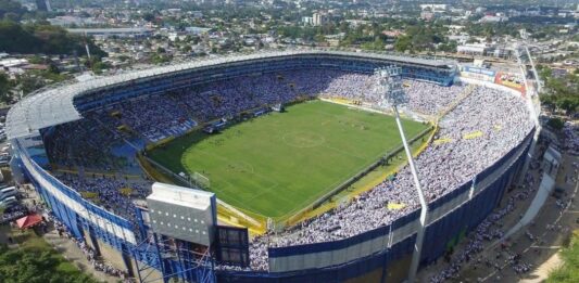 El estadio más grande de El Salvador verá reducido su aforo. Foto cortesía: Estadio Cuscatlán.