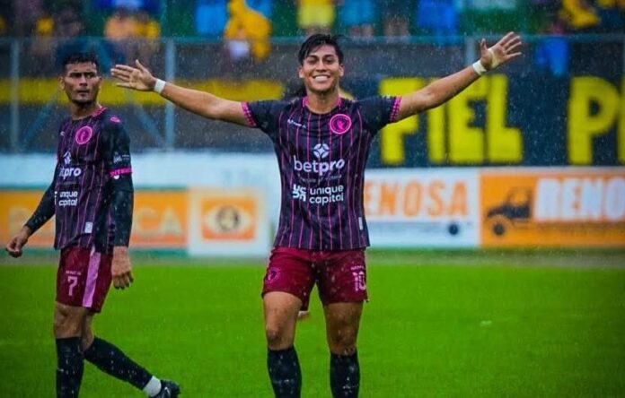 Andrés Rivas La celebración de Andrés Rivas en el primer gol de los tecleños. Foto cortesía: Inter FA.