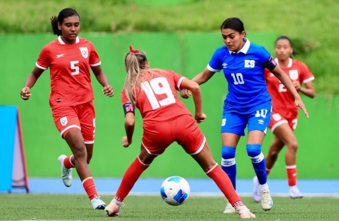 Brenda Panamá La goleadora del Atlas, Brenda Cerén, volvió a ponerse la camiseta de la selección nacional. Foto cortesía: La Selecta.