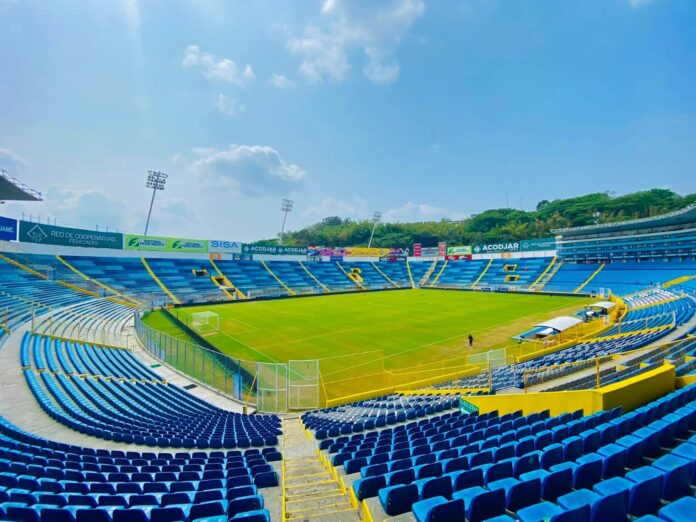 El recinto deportivo con mayor capacidad del país ya está listo para la próxima doble fecha de eliminatorias. Foto cortesía: Estadio Cuscatlán.