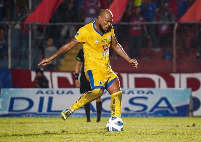 José Erik Correa ha anotado en todos los partidos de la segunda vuelta. Foto cortesía: Municipal Limeño.