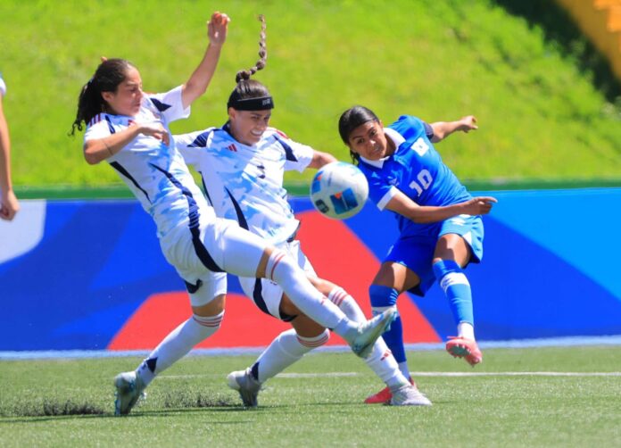 Las 'Cuscatlecas' no pudieron concretar sus oportunidades y se les escapó el juego sobre el final. Foto cortesía: La Selecta.