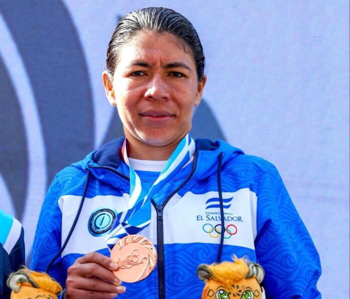 La soldado de 35 años sumó 3 medallas al palmarés de la delegación. Foto cortesía: INDES.
