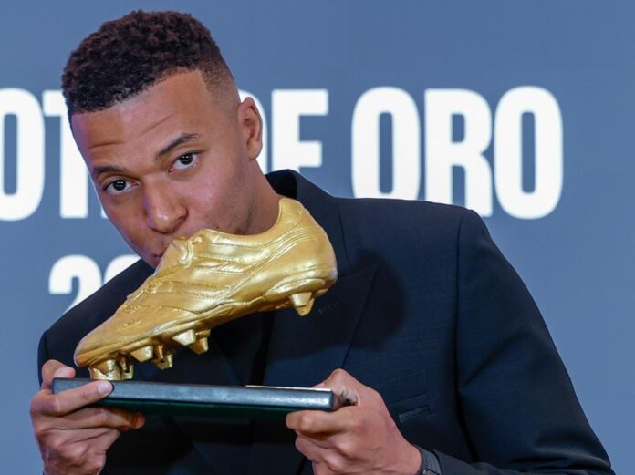 Mbappé Bota de Oro Mbappé recibió el galardón al máximo ganador de la 24/25. Foto cortesía: Real Madrid.