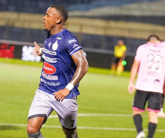 Jomal llegó a nueve tantos y empató a los líderes de goleo. Foto cortesía: AD Isidro Metapán.