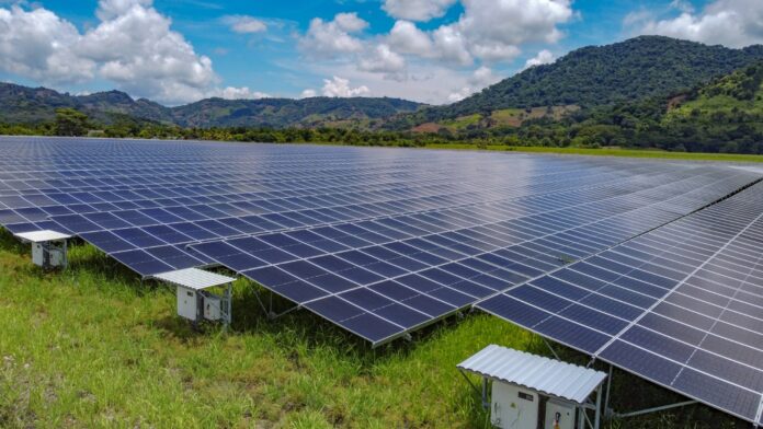 Paneles solares, energía renovable Imagen de referencia. Foto: Cortesía.