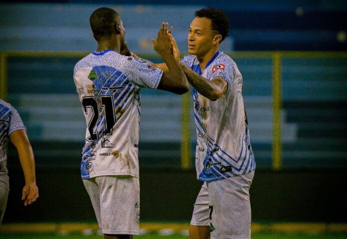Cetré y Rodríguez fueron dos de los anotadores en la visita. Foto cortesía: Fuerte San Francisco.