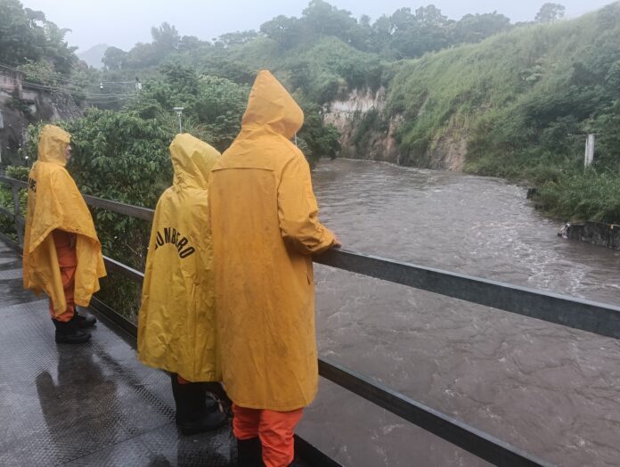 lluvias, clima, Puente Agua Caliente, distrito de Soyapango, San Salvador Este.