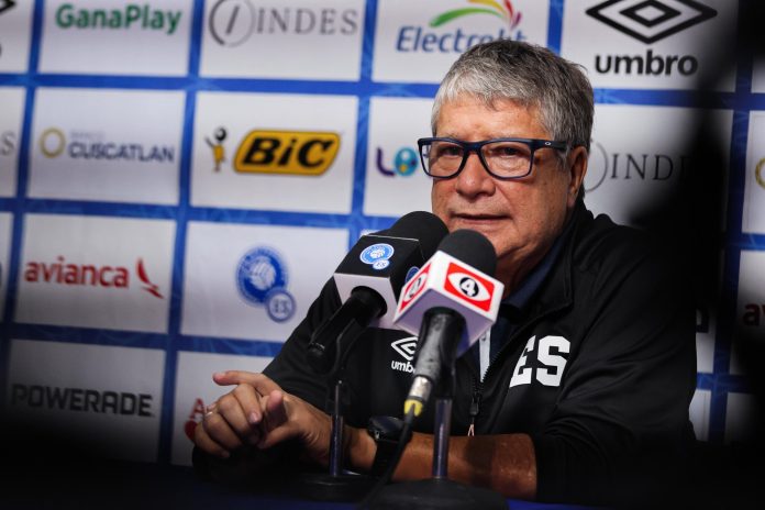 Hernán Gómez eligió a sus veinticuatro convocados para los dos juegos de visita. Foto cortesía: La Selecta.