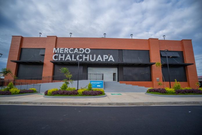 Entregan obras de remodelación del mercado municipal de Chalchuapa