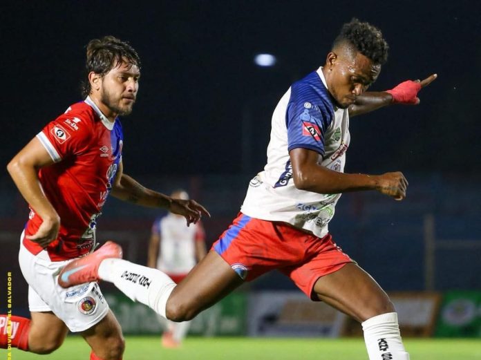 Los orientales no pudieron vencer al equipo de occidente en la fase regular. Foto cortesía: CD Cacahuatique.