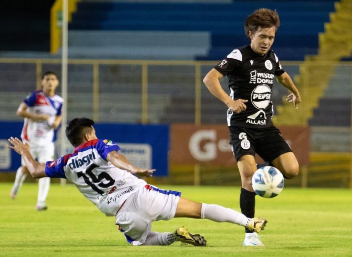 Firpo Hércules Los 'Pamperos' dejaron a los capitalinos sin opciones reales de clasificar a la siguiente ronda. Foto cortesía: CD Hércules.