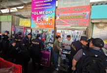 FGR y PNC allanan 20 negocios en La Libertad por presunta comercialización de dispositivos robados