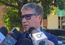 ‘Bolillo’ Gómez, respecto a sus abrazos con los futbolistas panameños: “Yo no he traicionado al país por eso” Gómez habló ante los medios luego de que Yamil Bukele confirmara que seguirá a cargo de la selección. Foto cortesía: FESFUT.