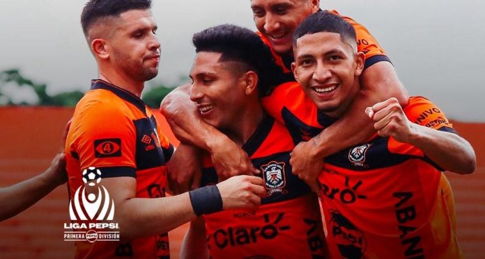 Mbappé 'Mbappé', como es conocido amistosamente el juvenil Eduardo Cruz, volvió a anotar. Foto cortesía: CD Águila.