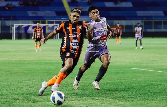 Águila no pudo vencer a Isidro Metapán en la fase regular. Foto cortesía: CD Águila.