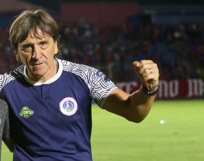 Quiñones se mostró orgulloso de la clasificación de su equipo. Foto cortesía: CD Cacahuatique.