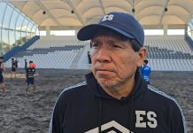 Rudis Gallo, DT de la Selecta de playa: “Vamos a continuar con el cambio generacional” Gallo está al mando de la Selecta de playa desde 2007. Foto cortesía: FESFUT.