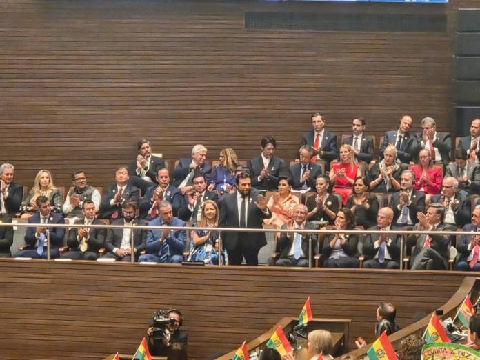 Vicepresidente Félix Ulloa asiste a toma de posesión del presidente de Bolivia, Rodrigo Paz Pereira