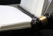 Acusado de agredir verbalmente a su esposa deberá mantenerse fuera del hogar y pagar $125 por daños